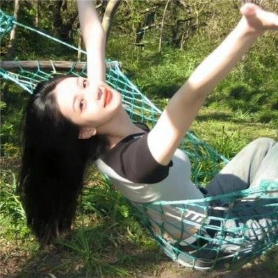 只有悲伤才是美丽的封面